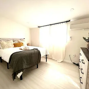 https://luxury-4br-hot-tub-disney-convention-beaches.topanaheimhotels.com